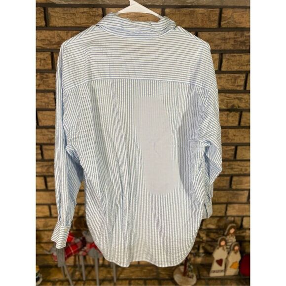 And Now This Women’s Button Up Top - Picture 2 of 6